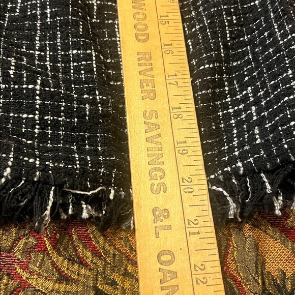 Zara Black and White Textured Top. Distressed women size L - Picture 11 of 11